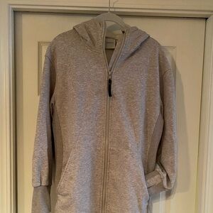 Varley Tan Sweatshirt Casual Comfort